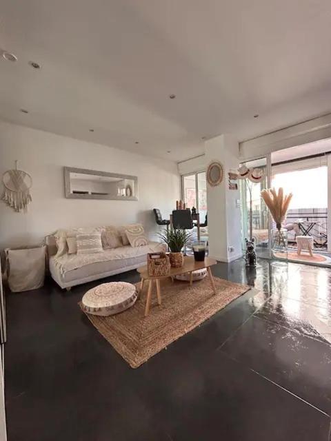Elegant T2 Clim & Balcon - Plein Centre Apartment *